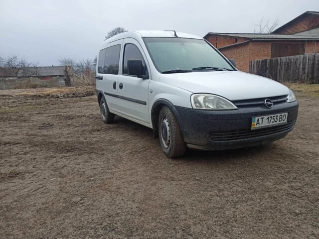Белый Опель Комбо груз.-пасс., объемом двигателя 1.7 л и пробегом 227 тыс. км за 3700 $, фото 2 на Automoto.ua