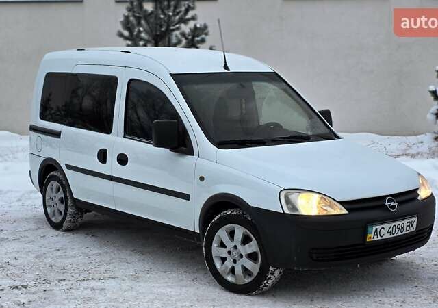 Белый Опель Комбо груз.-пасс., объемом двигателя 1.7 л и пробегом 379 тыс. км за 3550 $, фото 25 на Automoto.ua
