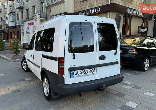 Білий Опель Комбо вант.-пас., об'ємом двигуна 1.7 л та пробігом 596 тис. км за 4500 $, фото 3 на Automoto.ua