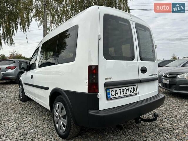 Белый Опель Комбо груз.-пасс., объемом двигателя 1.7 л и пробегом 248 тыс. км за 3500 $, фото 5 на Automoto.ua