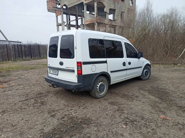 Белый Опель Комбо груз.-пасс., объемом двигателя 1.7 л и пробегом 227 тыс. км за 3700 $, фото 3 на Automoto.ua