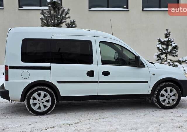 Белый Опель Комбо груз.-пасс., объемом двигателя 1.7 л и пробегом 379 тыс. км за 3550 $, фото 30 на Automoto.ua