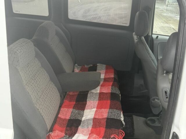 Белый Опель Комбо груз.-пасс., объемом двигателя 0 л и пробегом 260 тыс. км за 2700 $, фото 6 на Automoto.ua