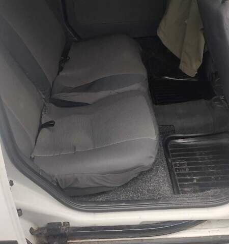 Белый Опель Комбо груз.-пасс., объемом двигателя 1.3 л и пробегом 286 тыс. км за 3300 $, фото 7 на Automoto.ua