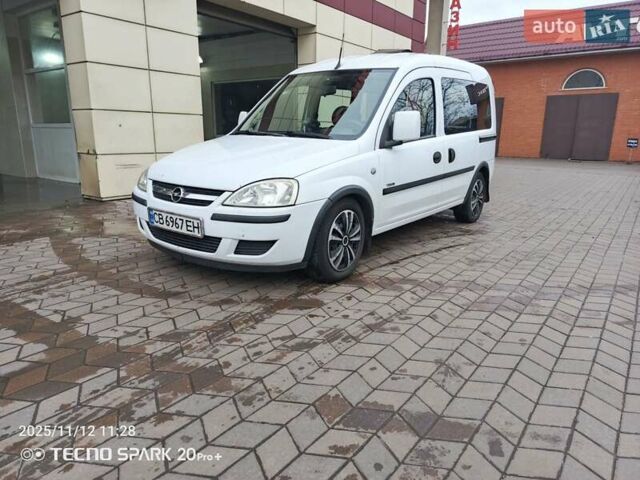 Білий Опель Комбо вант.-пас., об'ємом двигуна 1.7 л та пробігом 250 тис. км за 4500 $, фото 1 на Automoto.ua