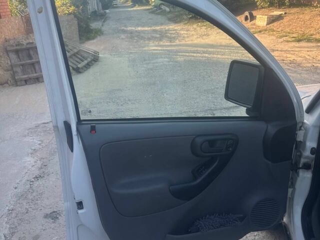 Білий Опель Комбо вант.-пас., об'ємом двигуна 1.3 л та пробігом 288 тис. км за 3299 $, фото 8 на Automoto.ua