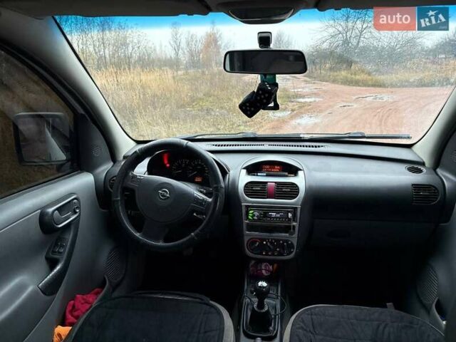 Белый Опель Комбо груз.-пасс., объемом двигателя 1.7 л и пробегом 380 тыс. км за 3500 $, фото 1 на Automoto.ua