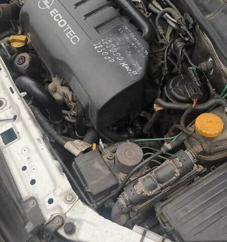 Белый Опель Комбо груз.-пасс., объемом двигателя 1.3 л и пробегом 286 тыс. км за 3300 $, фото 12 на Automoto.ua