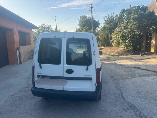 Білий Опель Комбо вант.-пас., об'ємом двигуна 1.3 л та пробігом 288 тис. км за 3299 $, фото 1 на Automoto.ua