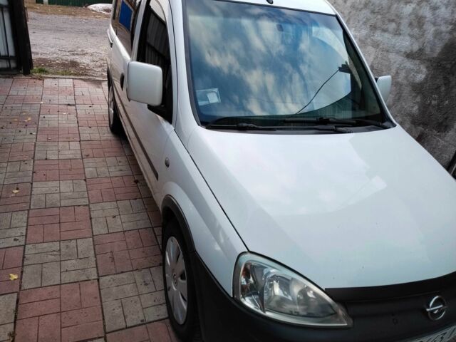 Белый Опель Комбо груз.-пасс., объемом двигателя 1.6 л и пробегом 290 тыс. км за 2400 $, фото 18 на Automoto.ua