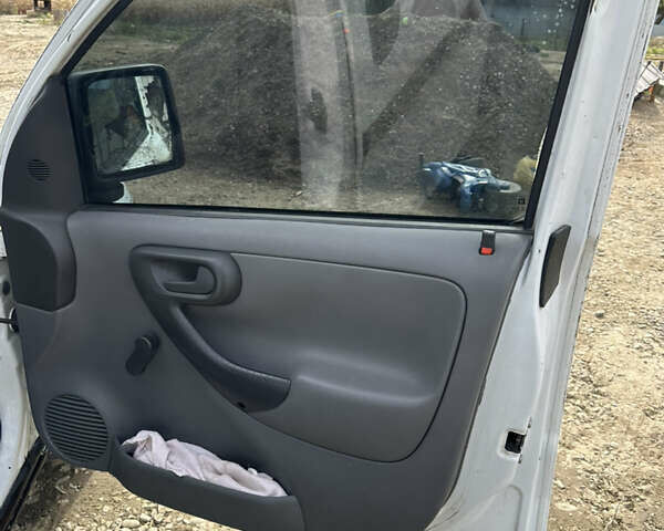 Білий Опель Комбо вант.-пас., об'ємом двигуна 1.25 л та пробігом 290 тис. км за 3200 $, фото 16 на Automoto.ua