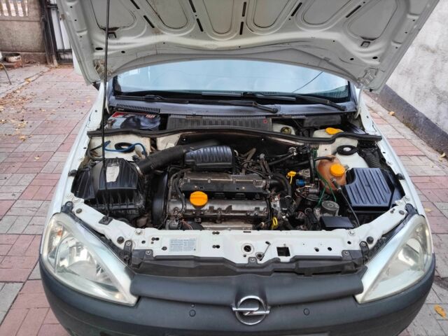 Белый Опель Комбо груз.-пасс., объемом двигателя 1.6 л и пробегом 290 тыс. км за 2400 $, фото 6 на Automoto.ua