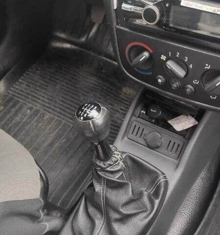 Белый Опель Комбо груз.-пасс., объемом двигателя 1.3 л и пробегом 286 тыс. км за 3300 $, фото 11 на Automoto.ua