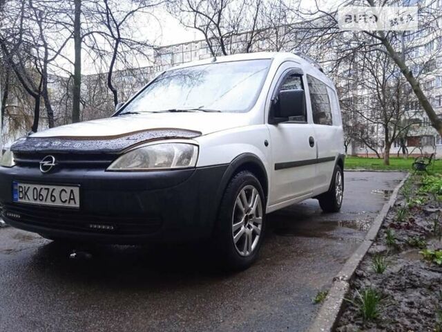 Білий Опель Комбо вант.-пас., об'ємом двигуна 1.69 л та пробігом 403 тис. км за 3200 $, фото 4 на Automoto.ua