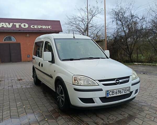 Білий Опель Комбо вант.-пас., об'ємом двигуна 1.7 л та пробігом 250 тис. км за 4500 $, фото 7 на Automoto.ua