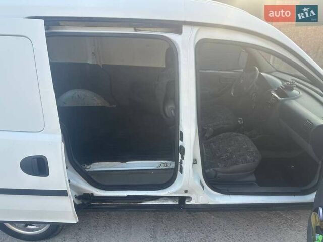 Білий Опель Комбо вант.-пас., об'ємом двигуна 1.3 л та пробігом 284 тис. км за 3500 $, фото 6 на Automoto.ua
