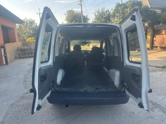 Білий Опель Комбо вант.-пас., об'ємом двигуна 1.3 л та пробігом 288 тис. км за 3299 $, фото 5 на Automoto.ua