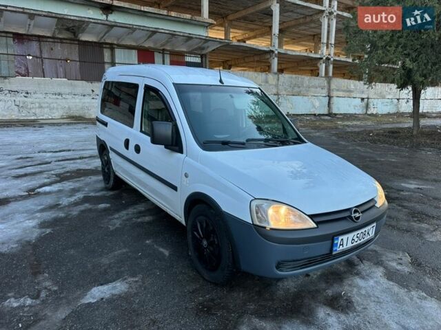 Білий Опель Комбо вант.-пас., об'ємом двигуна 1.3 л та пробігом 220 тис. км за 3850 $, фото 2 на Automoto.ua