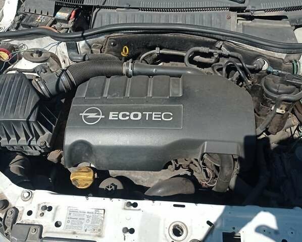 Белый Опель Комбо груз.-пасс., объемом двигателя 1.2 л и пробегом 350 тыс. км за 3800 $, фото 11 на Automoto.ua