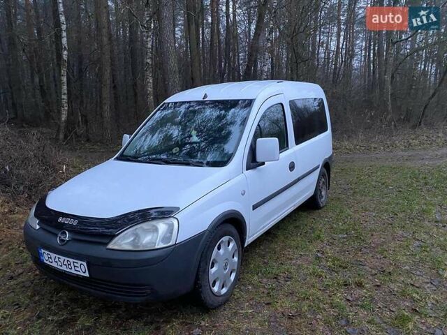 Белый Опель Комбо груз.-пасс., объемом двигателя 1.3 л и пробегом 426 тыс. км за 4200 $, фото 9 на Automoto.ua