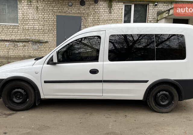 Білий Опель Комбо вант.-пас., об'ємом двигуна 1.25 л та пробігом 365 тис. км за 4000 $, фото 6 на Automoto.ua