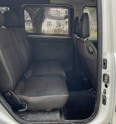 Білий Опель Комбо вант.-пас., об'ємом двигуна 1.25 л та пробігом 365 тис. км за 4000 $, фото 18 на Automoto.ua