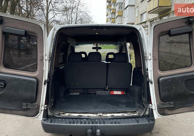 Білий Опель Комбо вант.-пас., об'ємом двигуна 1.25 л та пробігом 365 тис. км за 4000 $, фото 29 на Automoto.ua