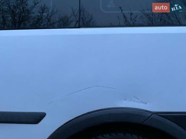 Белый Опель Комбо груз.-пасс., объемом двигателя 1.3 л и пробегом 426 тыс. км за 4200 $, фото 18 на Automoto.ua