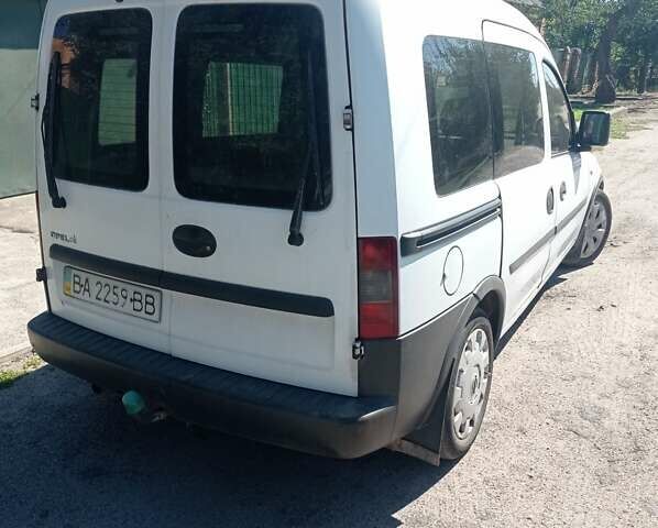 Белый Опель Комбо груз.-пасс., объемом двигателя 1.2 л и пробегом 350 тыс. км за 3800 $, фото 12 на Automoto.ua