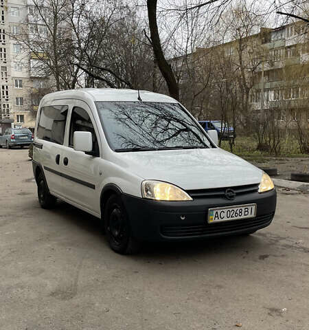 Білий Опель Комбо вант.-пас., об'ємом двигуна 1.25 л та пробігом 365 тис. км за 4000 $, фото 8 на Automoto.ua