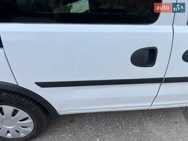 Білий Опель Комбо вант.-пас., об'ємом двигуна 1.2 л та пробігом 268 тис. км за 4300 $, фото 23 на Automoto.ua