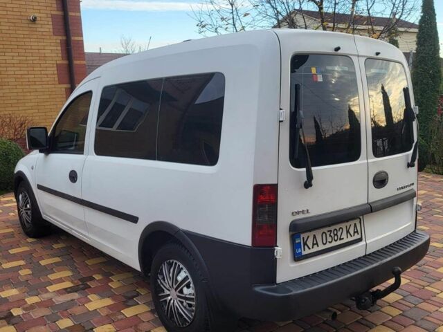 Білий Опель Комбо вант.-пас., об'ємом двигуна 1.2 л та пробігом 323 тис. км за 3750 $, фото 6 на Automoto.ua