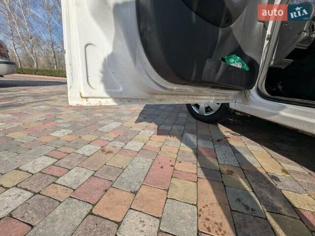 Белый Опель Комбо груз.-пасс., объемом двигателя 1.25 л и пробегом 395 тыс. км за 4000 $, фото 15 на Automoto.ua