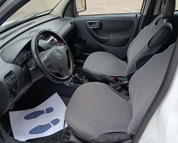 Білий Опель Комбо вант.-пас., об'ємом двигуна 1.25 л та пробігом 228 тис. км за 2999 $, фото 10 на Automoto.ua