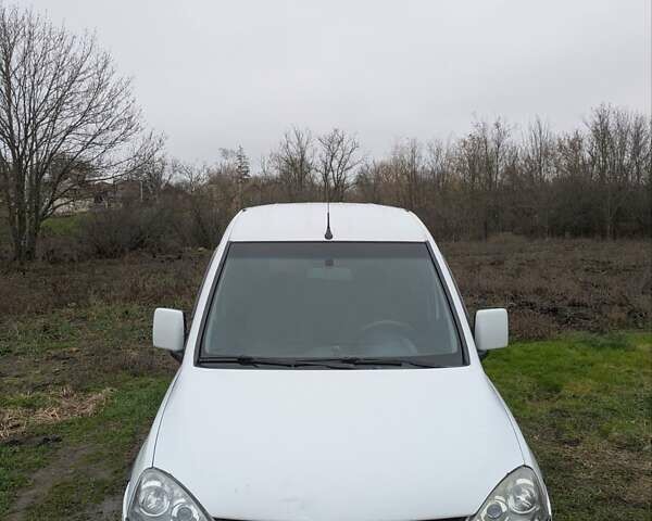 Білий Опель Комбо вант.-пас., об'ємом двигуна 1.25 л та пробігом 326 тис. км за 3500 $, фото 4 на Automoto.ua