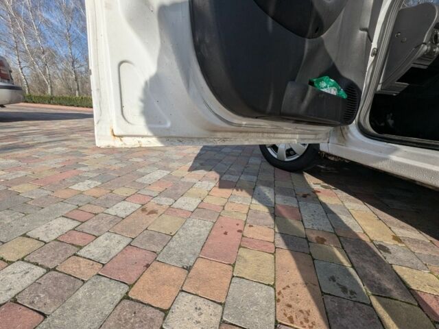 Білий Опель Комбо вант.-пас., об'ємом двигуна 1.2 л та пробігом 395 тис. км за 4000 $, фото 16 на Automoto.ua