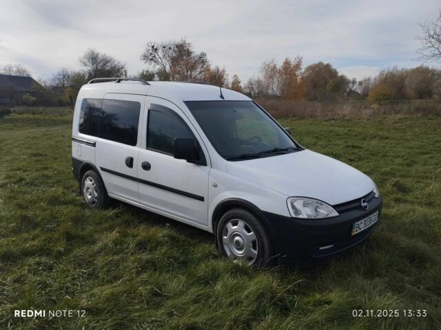 Белый Опель Комбо груз.-пасс., объемом двигателя 1.7 л и пробегом 245 тыс. км за 4177 $, фото 11 на Automoto.ua