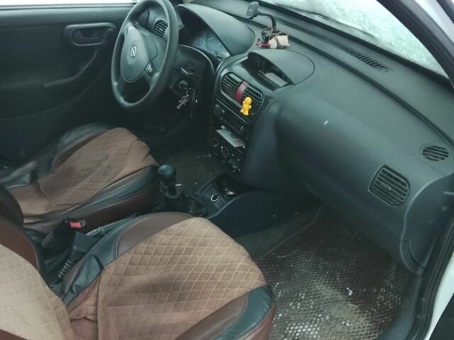 Белый Опель Комбо груз.-пасс., объемом двигателя 1.2 л и пробегом 3 тыс. км за 2400 $, фото 6 на Automoto.ua