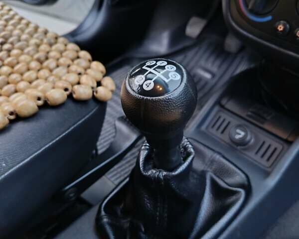 Білий Опель Комбо вант.-пас., об'ємом двигуна 1.3 л та пробігом 268 тис. км за 4500 $, фото 32 на Automoto.ua