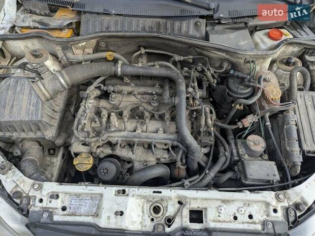 Белый Опель Комбо груз.-пасс., объемом двигателя 1.25 л и пробегом 395 тыс. км за 4000 $, фото 18 на Automoto.ua