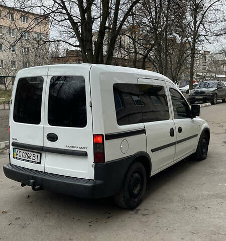 Білий Опель Комбо вант.-пас., об'ємом двигуна 1.25 л та пробігом 365 тис. км за 4000 $, фото 9 на Automoto.ua