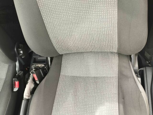 Белый Опель Комбо груз.-пасс., объемом двигателя 1.7 л и пробегом 245 тыс. км за 4177 $, фото 18 на Automoto.ua