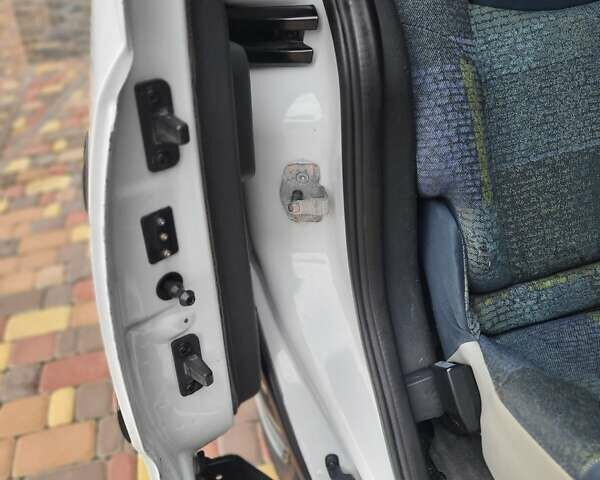 Білий Опель Комбо вант.-пас., об'ємом двигуна 1.3 л та пробігом 323 тис. км за 3750 $, фото 7 на Automoto.ua