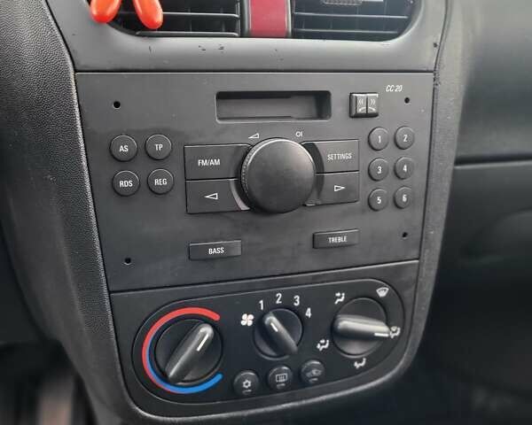 Білий Опель Комбо вант.-пас., об'ємом двигуна 1.3 л та пробігом 323 тис. км за 3750 $, фото 14 на Automoto.ua