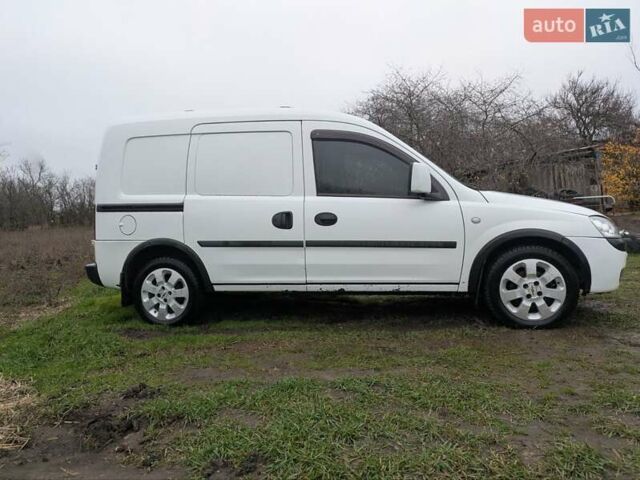 Білий Опель Комбо вант.-пас., об'ємом двигуна 1.25 л та пробігом 326 тис. км за 3500 $, фото 7 на Automoto.ua