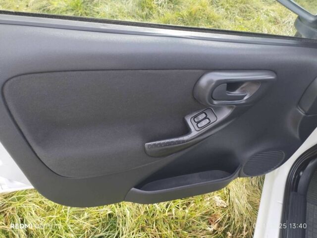 Белый Опель Комбо груз.-пасс., объемом двигателя 1.7 л и пробегом 245 тыс. км за 4177 $, фото 5 на Automoto.ua