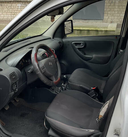 Білий Опель Комбо вант.-пас., об'ємом двигуна 1.25 л та пробігом 365 тис. км за 4000 $, фото 17 на Automoto.ua