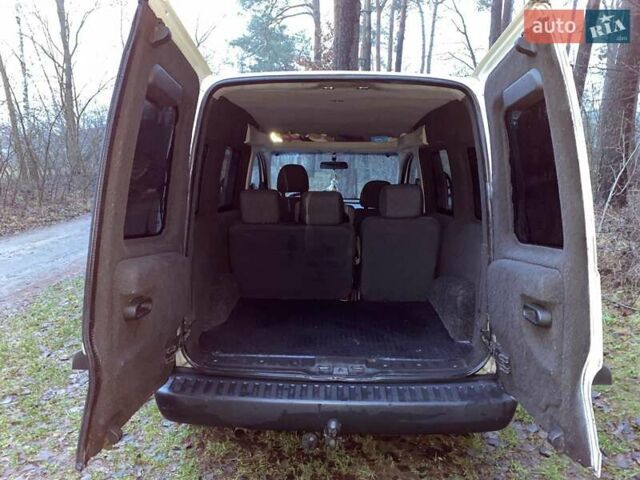 Белый Опель Комбо груз.-пасс., объемом двигателя 1.3 л и пробегом 426 тыс. км за 4200 $, фото 6 на Automoto.ua