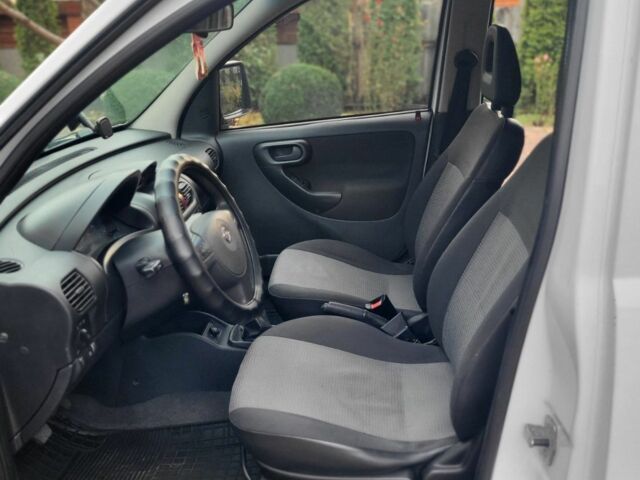 Білий Опель Комбо вант.-пас., об'ємом двигуна 1.2 л та пробігом 323 тис. км за 3750 $, фото 14 на Automoto.ua