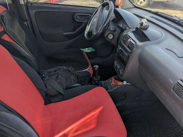 Білий Опель Комбо вант.-пас., об'ємом двигуна 1.2 л та пробігом 395 тис. км за 4000 $, фото 9 на Automoto.ua